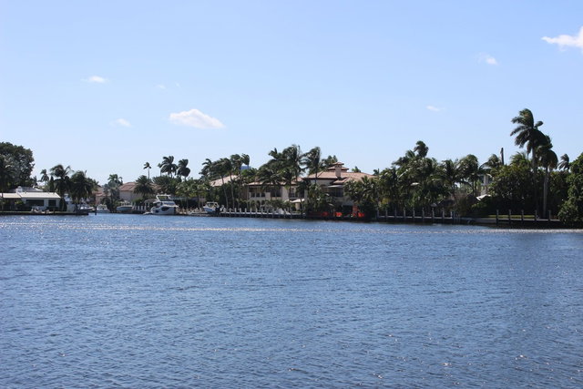 Lake Shore Condo photo 2